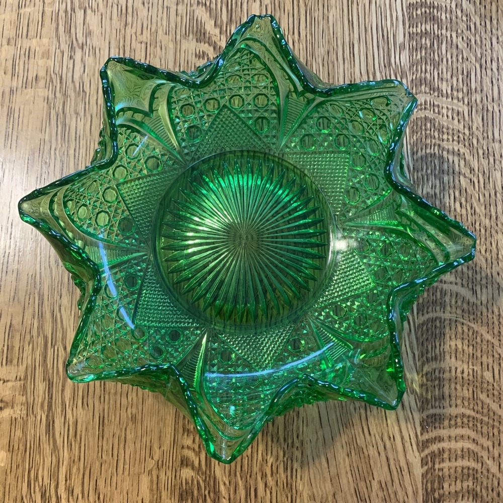 Tarentum glass emerald green fruit bowl 9.5"‎